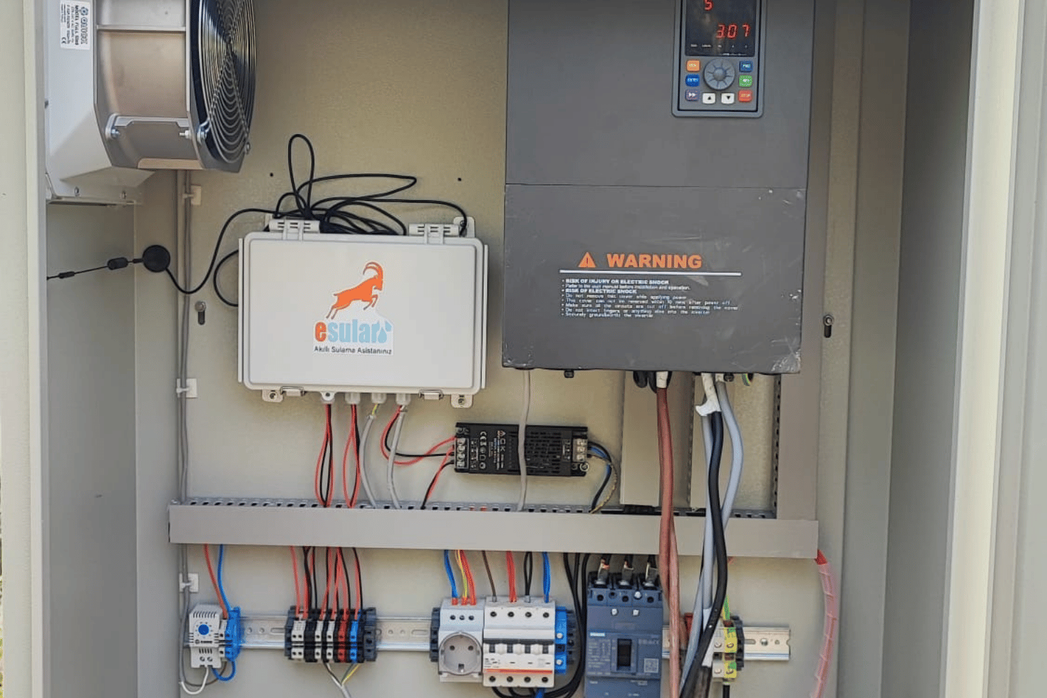 太阳能板水泵控制